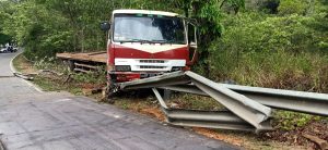 Kecelakaan Lalu Lintas di Tiban Southlink, Truk Trailer Hantam Dua Pengendara Sepeda Motor
