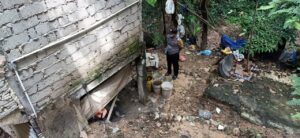 Empat Jam Lebih Setelah Ditemukan, Mayat Pria Tuna Rungu Belum di Evakuasi