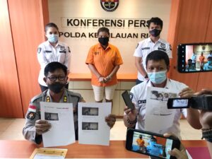 Emak – Emak Pelaku Ujaran Kebencian ke Presiden di Batam Ditangkap Polisi, Diancam Penjara 6 Tahun