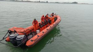 Tugboat Tenggelam di Perairan Batu Ampar, Kru Selamat Kapten Hilang