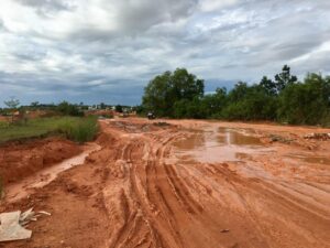 Hujan Guyur Kota Batam, Warga : Sampai Kapan Jalan Kami Berlumpur