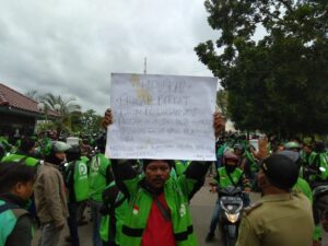 Skema Insentif Dihapus, Pengemudi Ojek Online Serbu Kantor DPRD Batam
