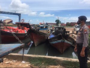 Polisi Ingatkan Warga Piayu Laut Bahaya Gelombang Musim Pancaroba