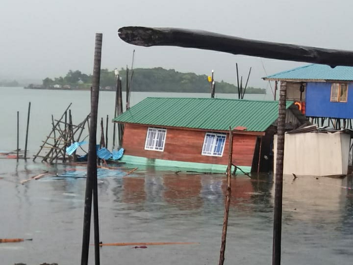 Angin Puting Beliung Rubuhkan Rumah Warga di Batu Aji