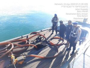 Baharkam Polri Tangkap Dua Kapal Tugboat Transfer BBM Diperairan Batam