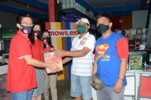 Berbagi Kasih, Mowilex Berikan Bantuan Sembako dan Sourvenir Kepada Jurnalis