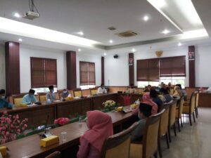 Keluhkan Pembuatan KTP, Tahun Depan Server Disduk dan Mesin Cetak Dioptimalkan