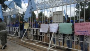 PHK Sepihak, Karyawan PT Thermo Demo di Kantor Walikota Batam