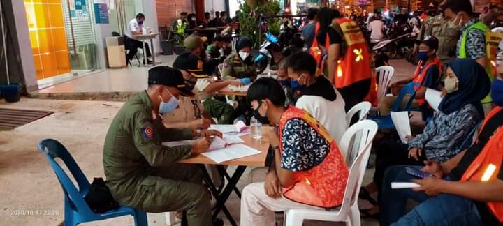 Terjaring Razia Masker, 115 Warga Batam Langsung di Rapid Test