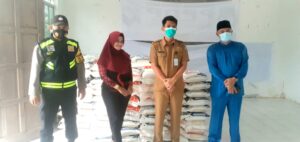 Dinsos Batam Salurkan Beras Untuk 288 KPM-PKH di Kelurahan Teluk Tering