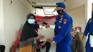 Jelang HUT ke 70, Polairud Polda Kepri Laksanakan Anjangsana dan Gotong Royong