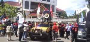 Tolak UU Ciptaker dan Tuntut Upah Minimum Naik, Buruh Berunjuk Rasa di Pemko Batam