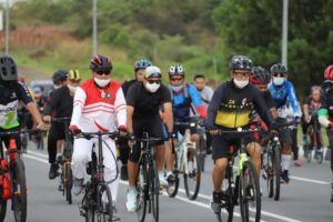 Menpora RI dan FKPD Kepri Bersepeda Sehat di Dompak