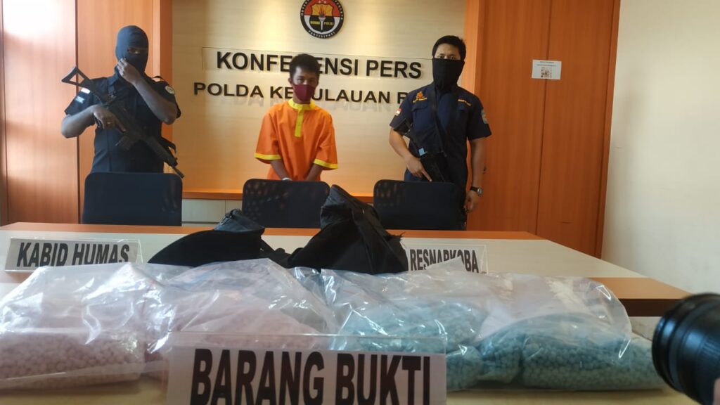 Polisi Amankan 20 Ribu Butir Pil Ekstasi dari Malaysia di Batam