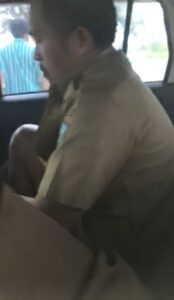 Diduga Mesum Dalam Mobil, Oknum PNS Kabupaten Bintan Digrebek Warga