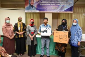 Sofha : Ubah Mesin Jahit Menjadi Mesin Uang