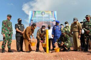 Pjs Gubernur Kepri Pancang Titik Lokasi Jembatan Babin