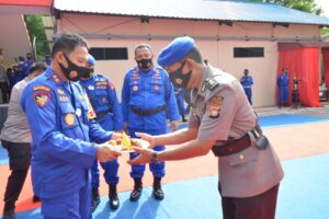 Dari HUT ke 70 Korps Polairud, Dit Polairud Polda Kepri Terima Bantuan Mesin Kapal dan Tanah