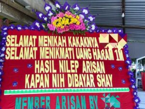 Viral, Karangan Bunga Tagih Utang Rp 1 Miliar di Acara Pernikahan