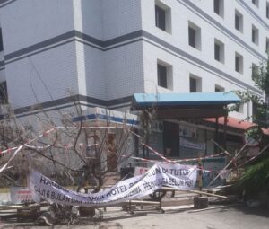 Segel Hotel Nagoya Plaza, Mantan Karyawan Minta Haknya di Penuhi Pihak Manajemen