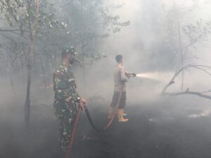 Hutan Bandara Hang Nadim Batam Terbakar