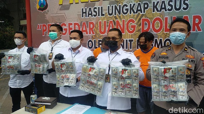 Bongkar Sindikat Uang Dolar AS Palsu Senilai Rp 21 Miliar, Polisi Tangkap Dua Pengedarnya