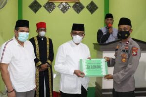 Pemko Batam Serahkan Bantuan untuk Masjid