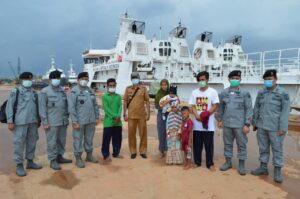 Masuk Perairan Malaysia, Bakamla RI Jemput Dua Nelayan Warga Batam