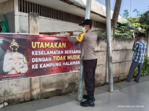 Polsek KKP Batam Pasang Spanduk, Imbau Masyarakat Tak Mudik dan Cegah Covid-19