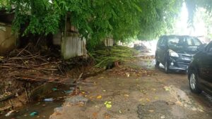 Akses Jalan Menuju Terminal Jodoh Kumuh