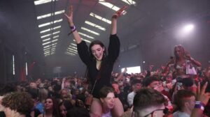 Angka Covid-19 Menurun, Anak Muda di Negara ini Mulai Dugem Lagi