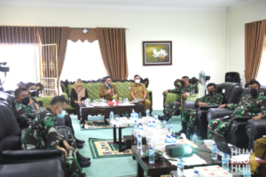 Gubernur Ansar Kirim Tenaga Vaksinator ke Lingga