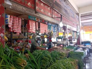 Harga Cabai Merah di Pasar Botania II Turun Signifikan