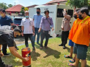 Polda Kepri Bakar 1,07 Kg Ganja Kering