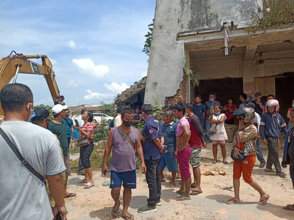 Aksi Lempar Batu Warnai Penggusuran Pasar Induk Jodoh Batam