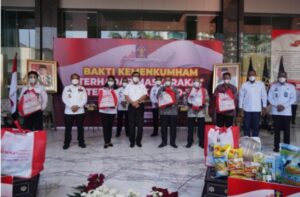 Kemenkumham Salurkan 46 Ribu Paket kepada Masyarakat Terdampak Covid-19