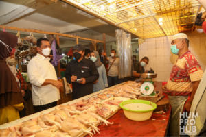 Gubernur Ansar Tinjau Pasar, Pastikan Sembako Aman Harga Tak Melonjak Jelang Bulan Ramadhan