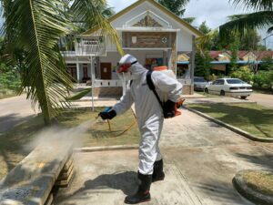 Satsamapta Polresta Barelang Semprot Disinfektan di Puri Legenda