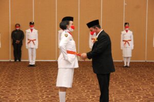 Gubernur Ansar Kukuhkan Anggota Paskibra