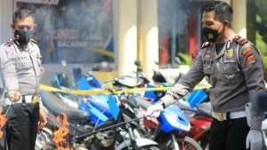 Sering Dipakai Balap Liar, Polisi Musnahkan Dua Sepeda Motor Bodong