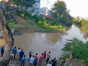 Seorang Pelajar SMP di Batam Hanyut Terseret Arus Parit di Baloi