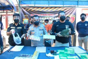 Curi Ratusan Bungkus Rokok, Karyawan PT Sinar Mitra Usaha di Batam Diciduk Polisi