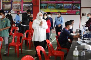 Tinjau Vaksinasi Covid-19 di Lapas, Wagub Marlin: Kepri Berpacu Membentuk Kekebalan Komunal