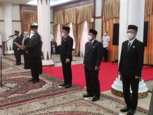 Gubernur Ansar Lantik Pejabat Pimpinan Tinggi Pratama, ini Nama-namanya