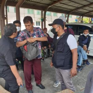 Tim Tabur Kejagung RI Tangkap Buronan Kasus Korupsi Pengadaan Listrik Bandara Hang Nadim Batam