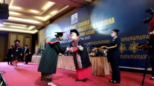 Luluskan 1.518 Mahasiswa, Universitas Internasional Batam Gelar Wisuda Angkatan 16 dan 17