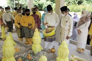 Rangkaian Hari Jadi Batam ke-192, Wako bersama FKPD Ziarah ke Makam Nong Isa