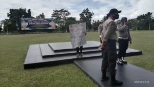 Ini Alasan Anita Sipayung Unjuk Rasa Seorang Diri di Polda Kepri