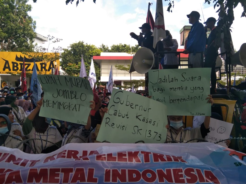 Dari Aksi Buruh di Batam: Upah Murah Jomblo Meningkat