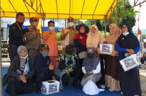 Tim Relawan Kansa Peduli Gelar Aksi Galang Dana Untuk Semeru di Depan Kantor Camat Bengkong